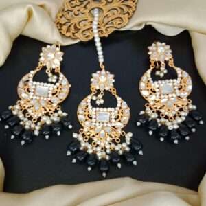 Earrings and Bindiya